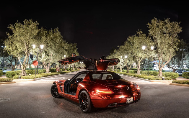 Red sports car open doors #13 free wallpaper - medium preview image