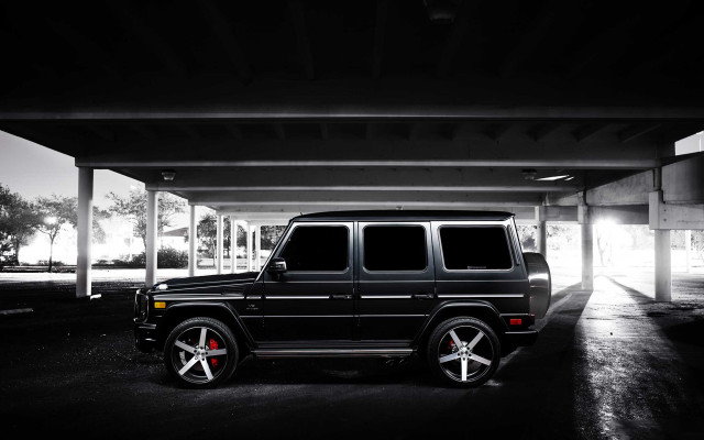 Black mercedes benz neoclassic night free wallpaper - medium preview image