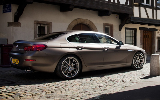 Silver car cobblestone street building free wallpaper - medium preview image