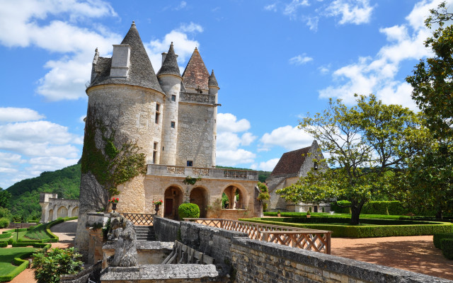 Castle fountain clouds medieval architecture free wallpaper - medium preview image
