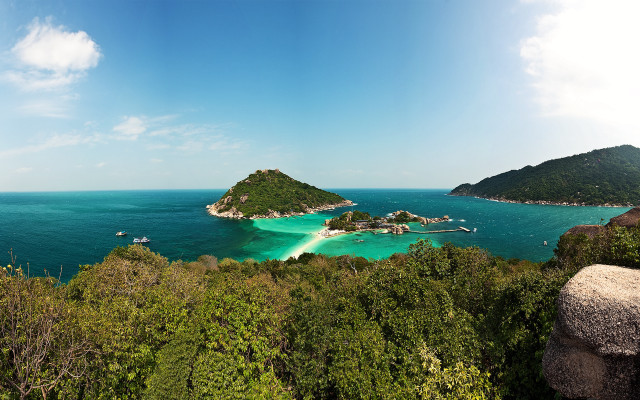 Tropical island lagoon beach boat free wallpaper - medium preview image