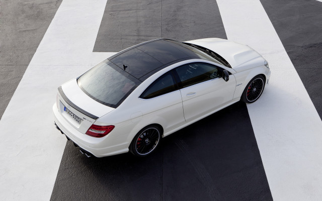 White mercedes coupe black roof free wallpaper - medium preview image