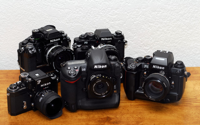 Cameras wooden table stilllife desert free wallpaper - medium preview image