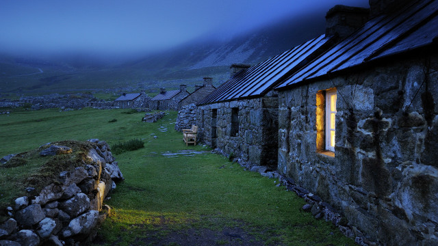 Stone building window grassy field free wallpaper - medium preview image