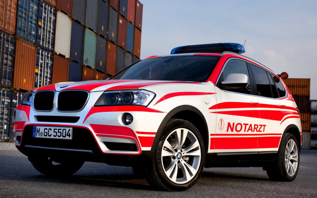 Red white car shipping container free wallpaper - medium preview image