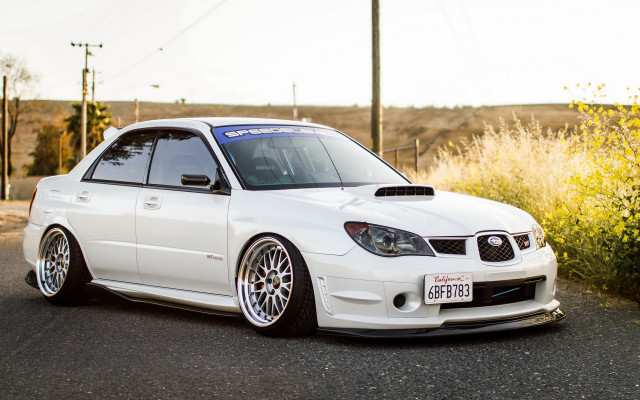 White car 3d render pearlescent free wallpaper - medium preview image