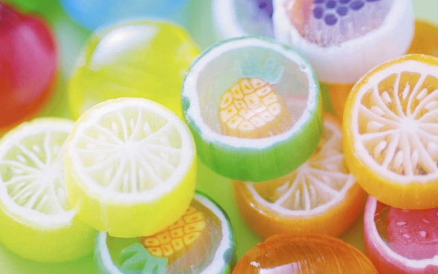 Fruit slices water droplets yellow free wallpaper - medium preview image