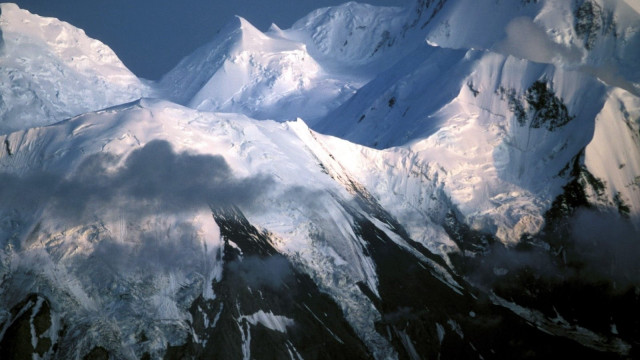 Mountain snow clouds blue sky free wallpaper - medium preview image