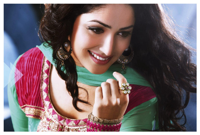 Woman green pink dress smiling free wallpaper - medium preview image