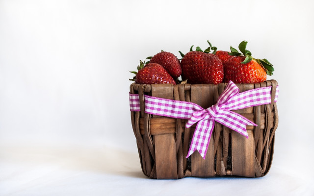 Basket strawberries purple ribbon white free wallpaper - medium preview image