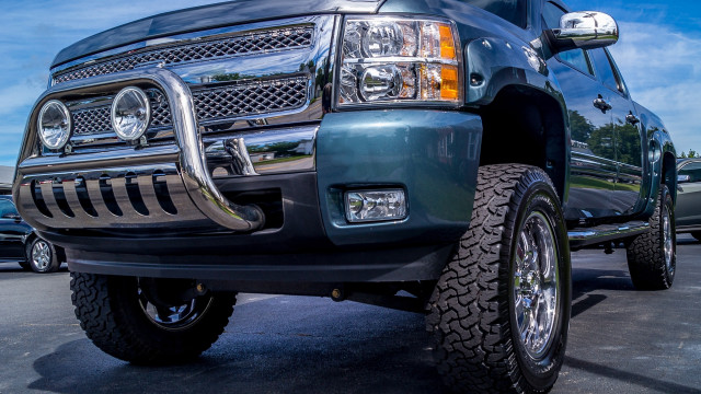 Large truck parking lot clouds free wallpaper - medium preview image