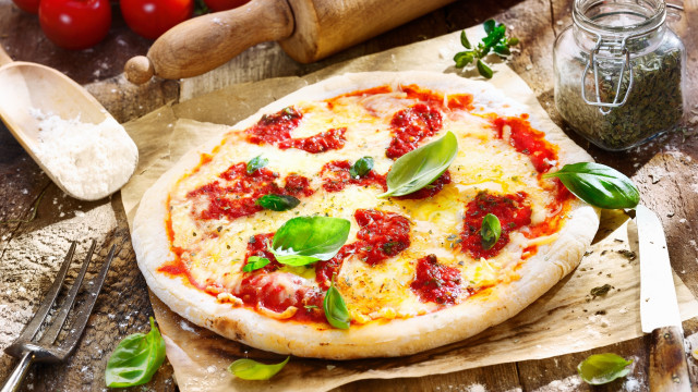Pizza tomatoes basil wooden table #2 free wallpaper - medium preview image