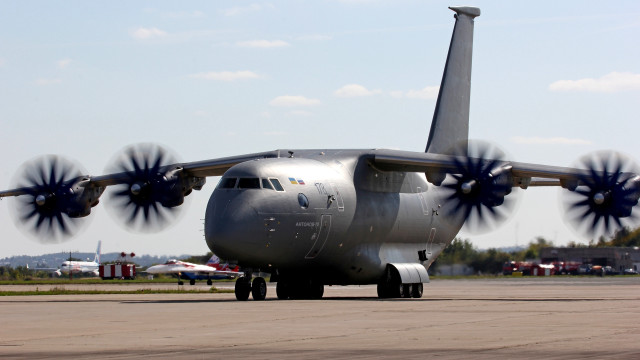 Large airplane runway propellers arabesque free wallpaper - medium preview image