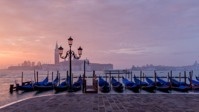 Gondolas streetlight ocean clocktower cityscape free wallpaper - medium preview image