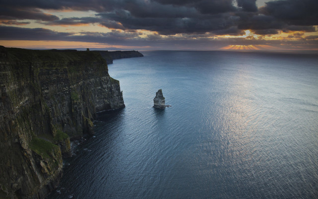 Boat ocean cliff lighthouse matte free wallpaper - medium preview image