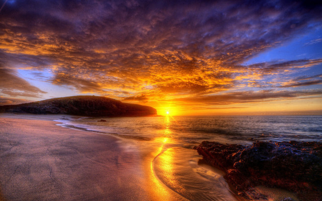Sunset beach mountain water city free wallpaper - medium preview image