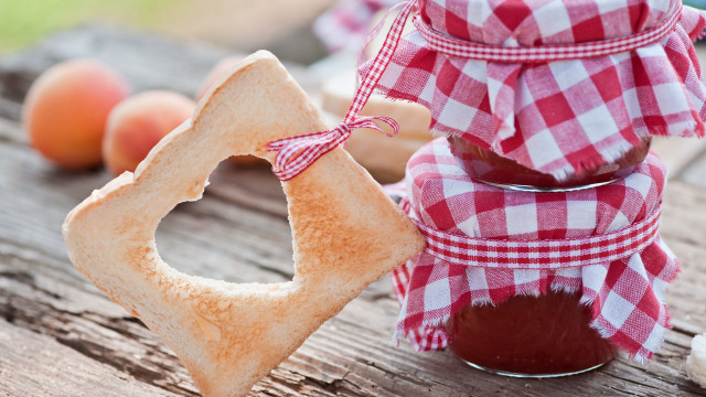 Jam cookie picnic checkered scarf free wallpaper - medium preview image