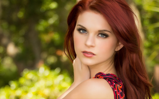 Red haired woman park bokeh #2 free wallpaper - medium preview image
