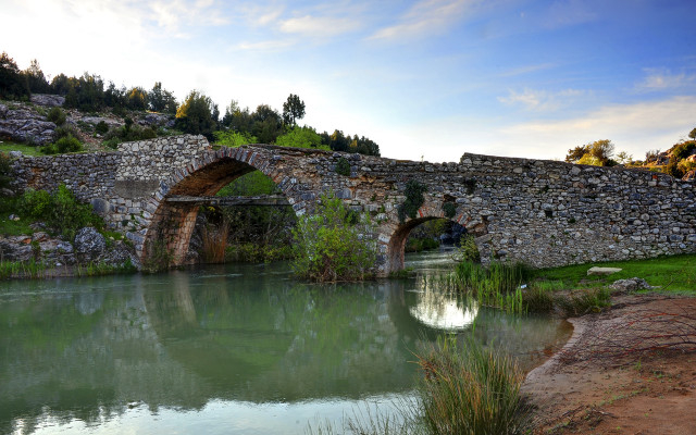 Stone bridge river grassy panorama free wallpaper - medium preview image