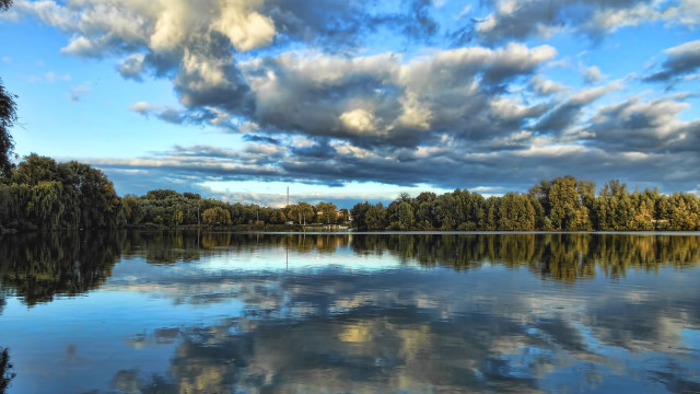 Lake trees clouds blue sky #3 free wallpaper - medium preview image