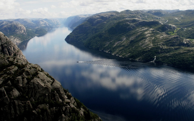 Mountain lake boat landscape sky free wallpaper - medium preview image
