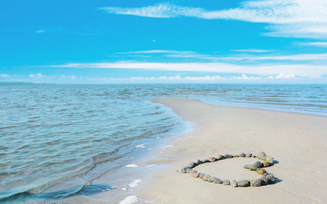 Rock heart beach ocean blue free wallpaper - medium preview image