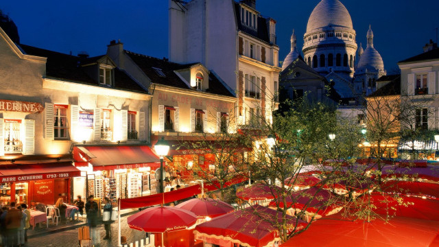 Red umbrellas city night impressionist free wallpaper - medium preview image