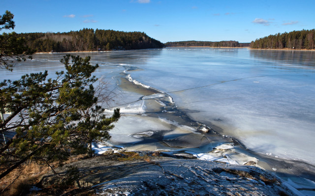 Frozen lake trees clouds sky free wallpaper - medium preview image