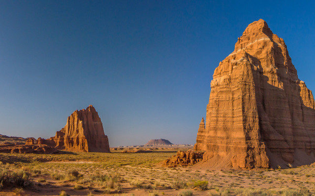 Desert rock formation blue sky free wallpaper - medium preview image