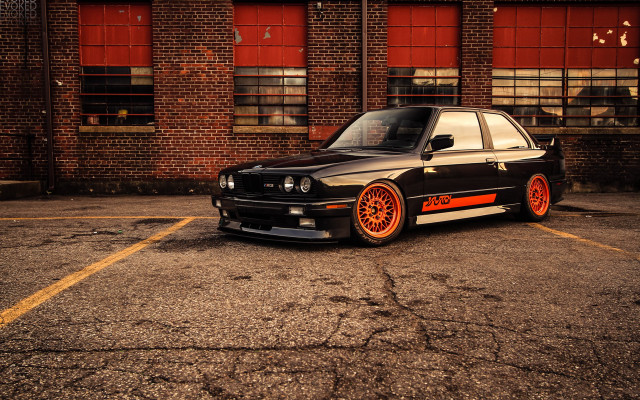Black car parking lot red #2 free wallpaper - medium preview image