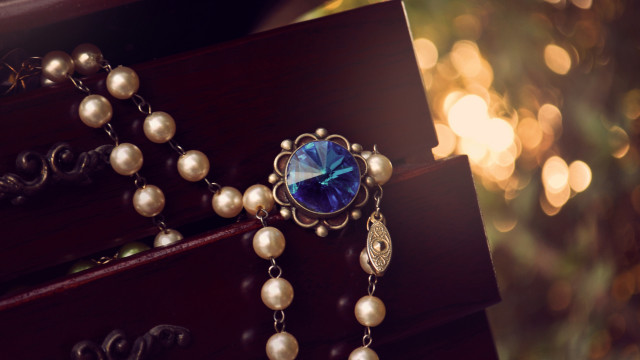 Necklace blue stone pearls wooden free wallpaper - medium preview image