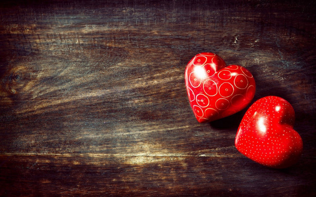 Red hearts wooden table black free wallpaper - medium preview image