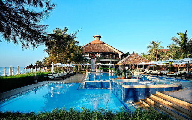 Luxury pool gazebo beach palm free wallpaper - medium preview image