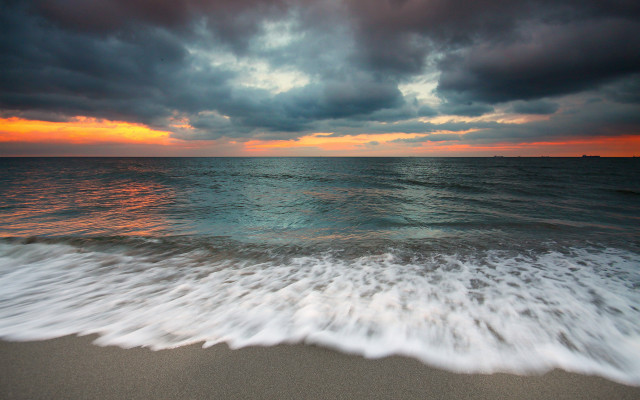 Beach waves sunset clouds boat #2 free wallpaper - medium preview image