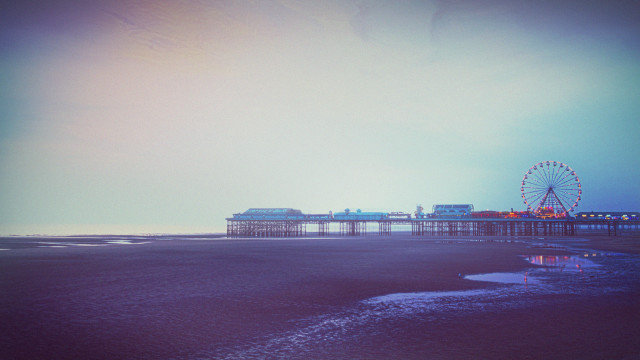 Ferris wheel beach pier dusk free wallpaper - medium preview image