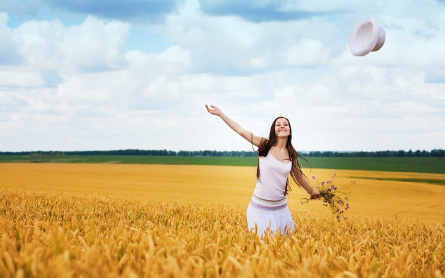 Woman field frisbee cheerful outstretched free wallpaper - medium preview image
