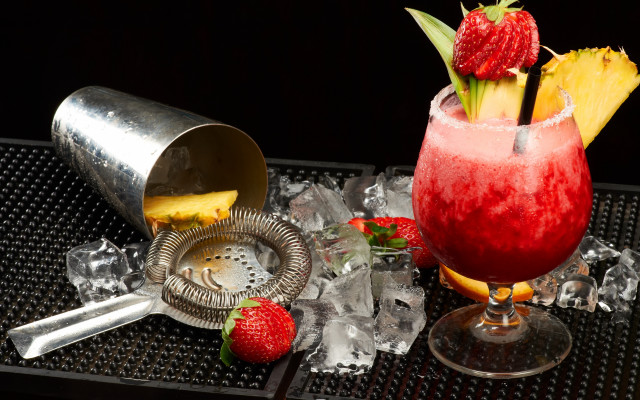 Strawberry pineapple drink stilllife food free wallpaper - medium preview image
