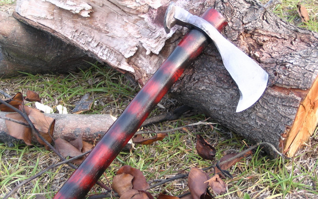Large axe tree trunk knife free wallpaper - medium preview image