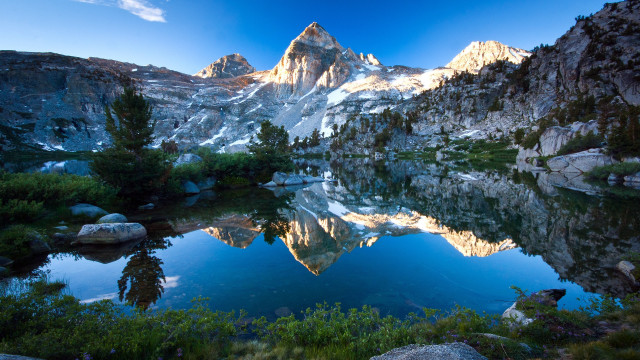 Mountain lake forest rocks sky #10 free wallpaper - medium preview image