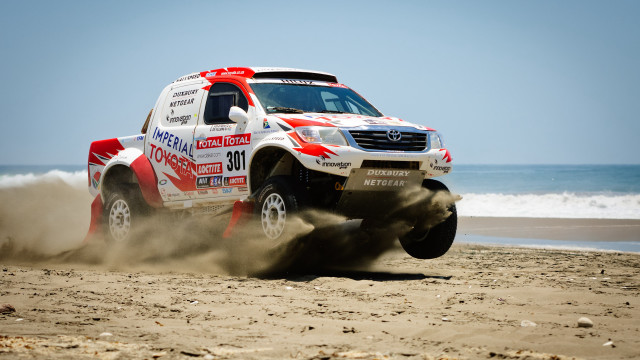 Truck beach ocean wave constructivism free wallpaper - medium preview image