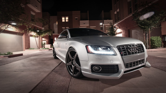 White car night street lights free wallpaper - medium preview image