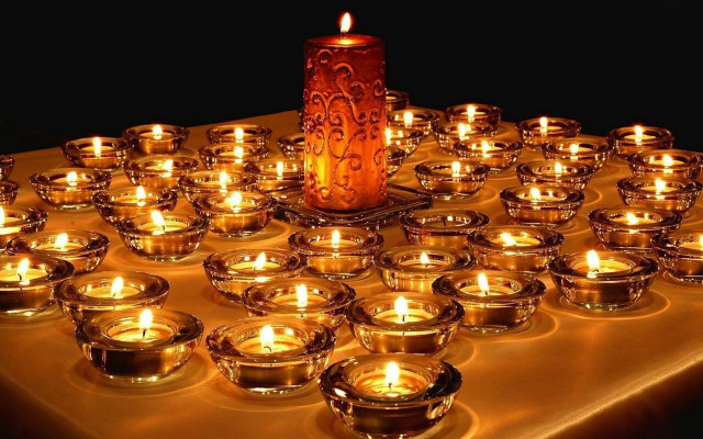 Candle lit table small bowls free wallpaper - medium preview image