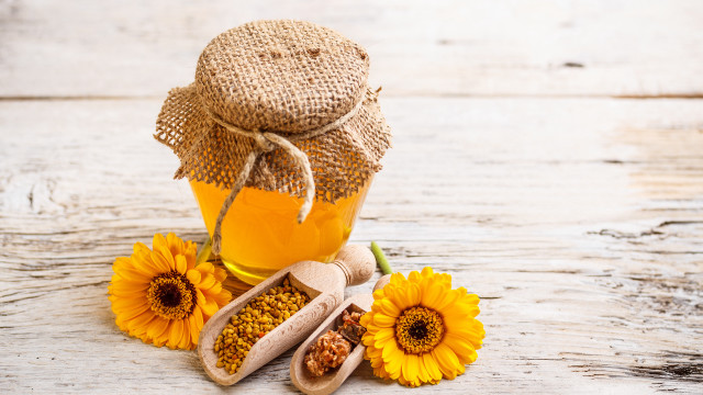 Honey sunflowers spoon table beach free wallpaper - medium preview image