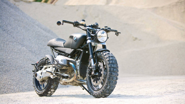 Motorcycle dirtroad rockwall sandhill 3drender free wallpaper - medium preview image