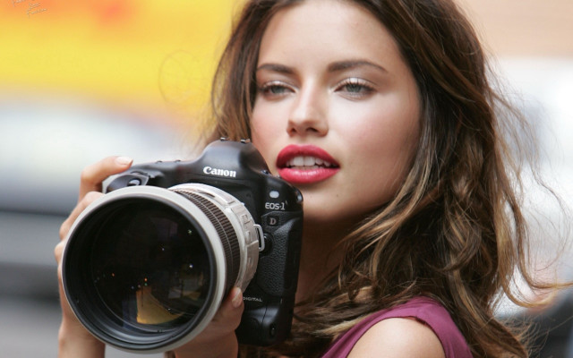 Woman camera redlipstick photorealistic fashion free wallpaper - medium preview image