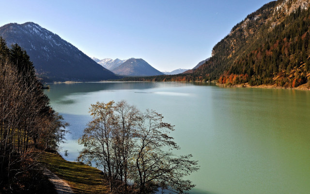 Lake mountains trees sky clouds #26 free wallpaper - medium preview image