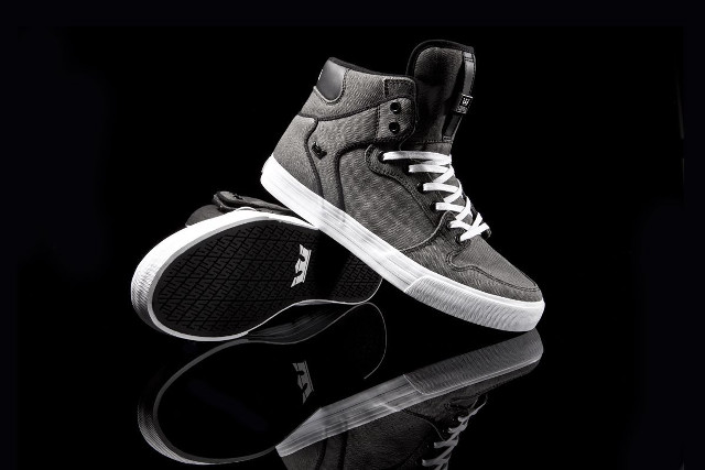 Shoes black background reflection air free wallpaper - medium preview image