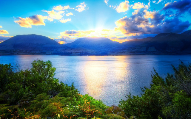 Lake mountain sunbeam scenery nature free wallpaper - medium preview image