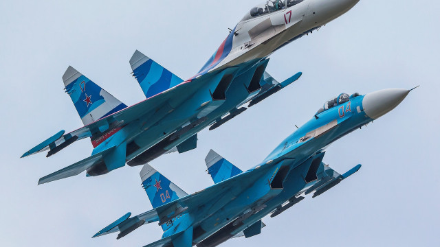 Fighter jets formation sky gradient free wallpaper - medium preview image
