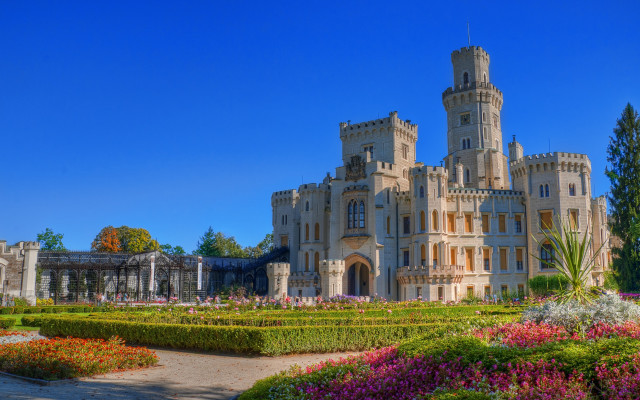Castle garden walkway gothic neo free wallpaper - medium preview image